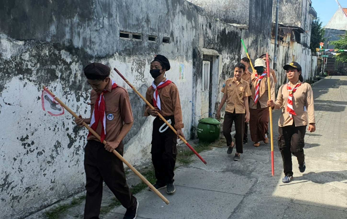 Kegiatan jelajah lingkungan 
